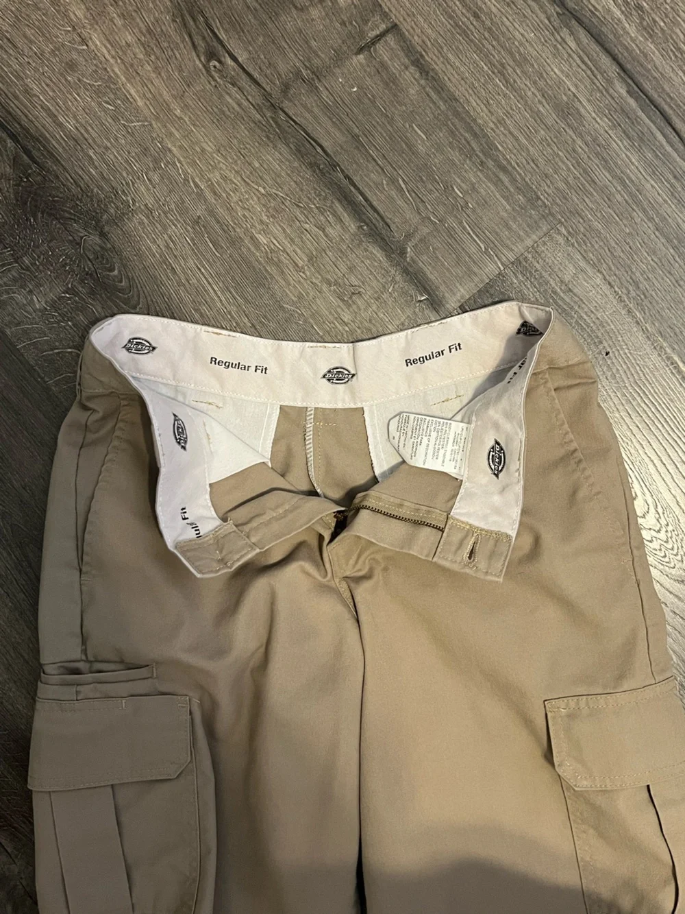 Dickies Shorts Cargo Pockets Loose Fit Comfort Tan Casual Mens Size 30
